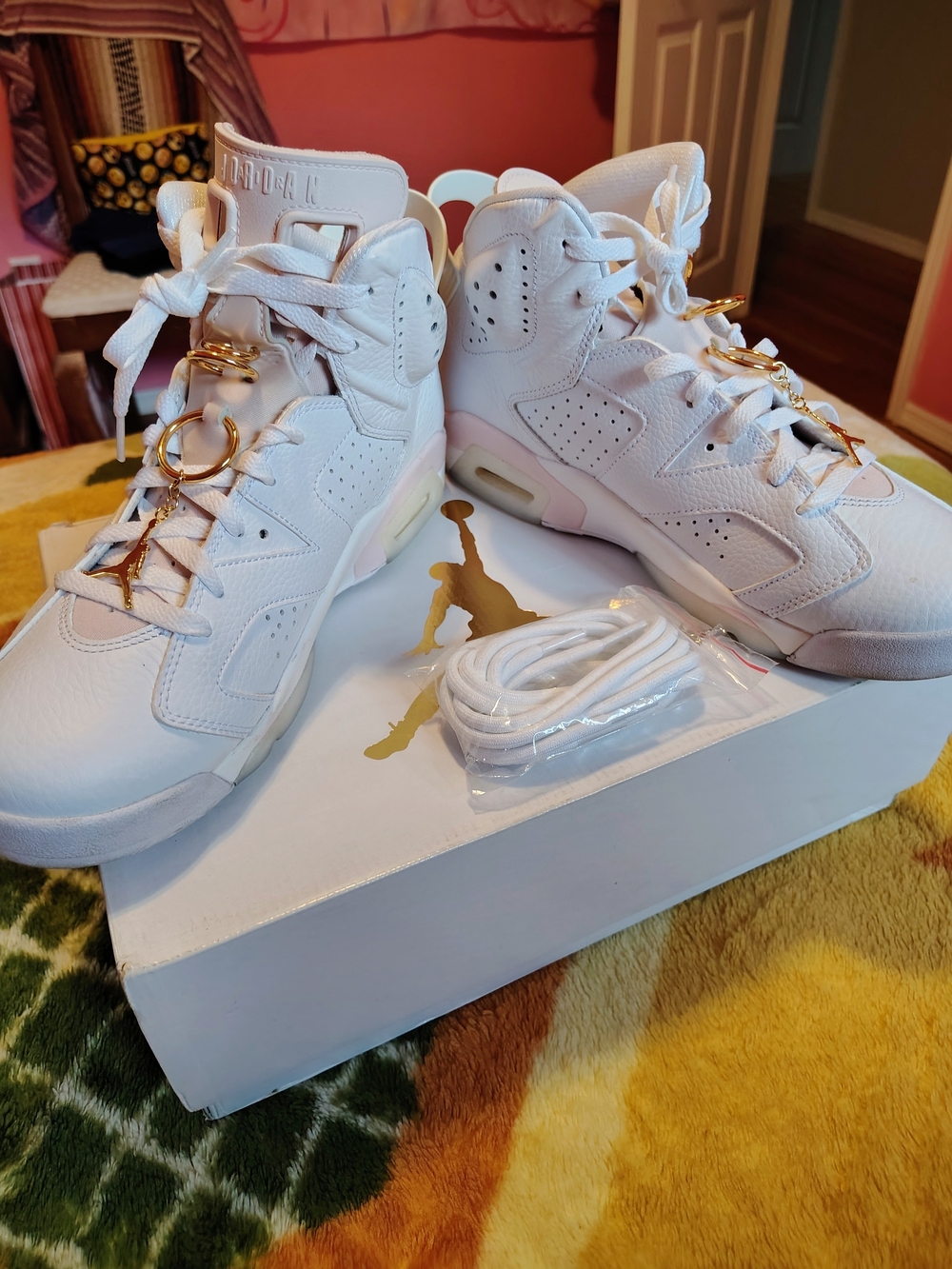 Air Jordan Retro 6 White/Gold Basketball Shoes